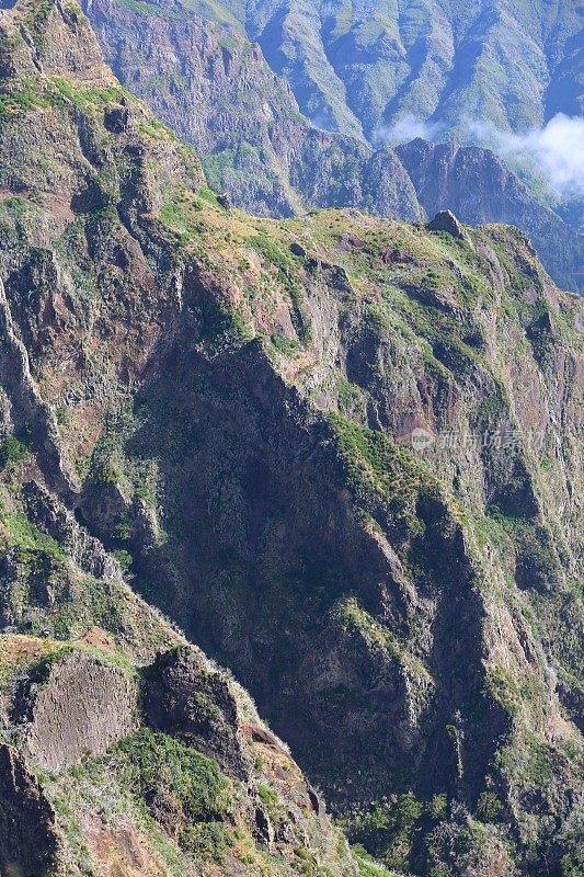 Pico do Areeiro 1818米山区-马德里